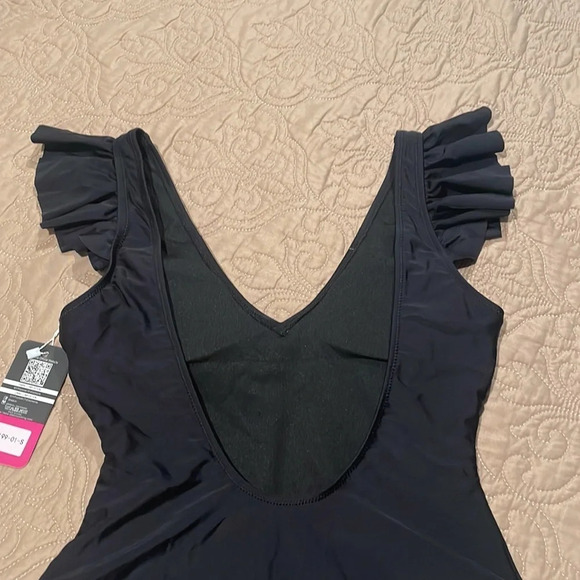 Cute Black Swimsuit - Picture 6 of 9